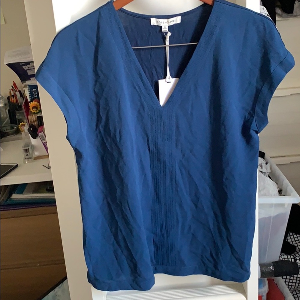 Rose+Olive top Navy size M NWT